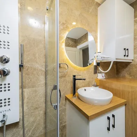 Sea And Nature View Cozy Flat With Pool In Apartament